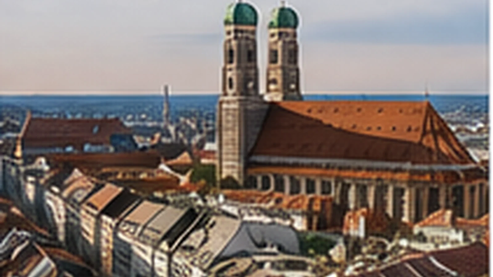 Münchens stadssiluett med Frauenkirche som redaktionellt motiv